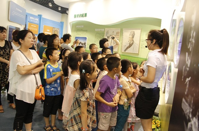 童心奶香，悅享成長 君樂寶乳業(yè)以創(chuàng)新展覽服務(wù)點亮世界牛奶日